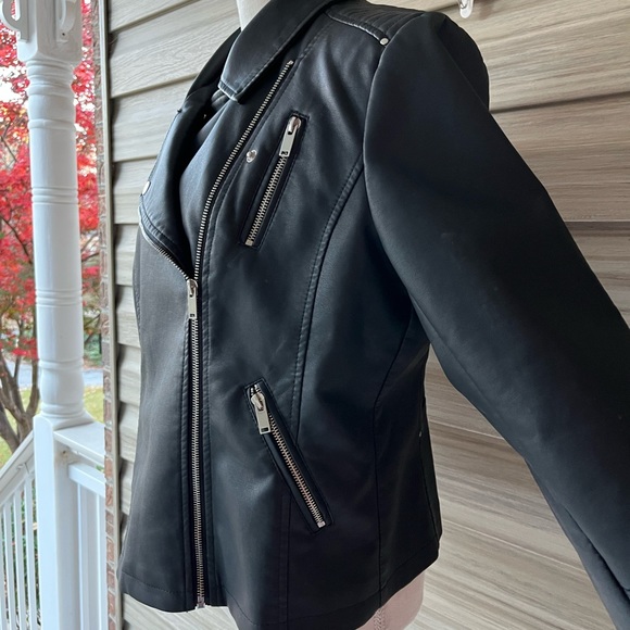 Fahsyee Woman’s Black Faux Leather Moto/Biker Jacket - Size XL - New With Tags - Picture 7 of 9